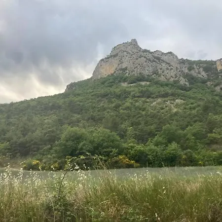 Des Gorges De Trente Pas Saint-Ferréol-Trente